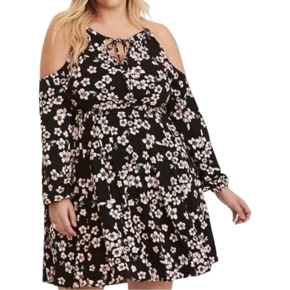 Torrid Black/Multi Floral Cold Shoulder Elastic Waist Dress Size 3 - Picture 3 of 5